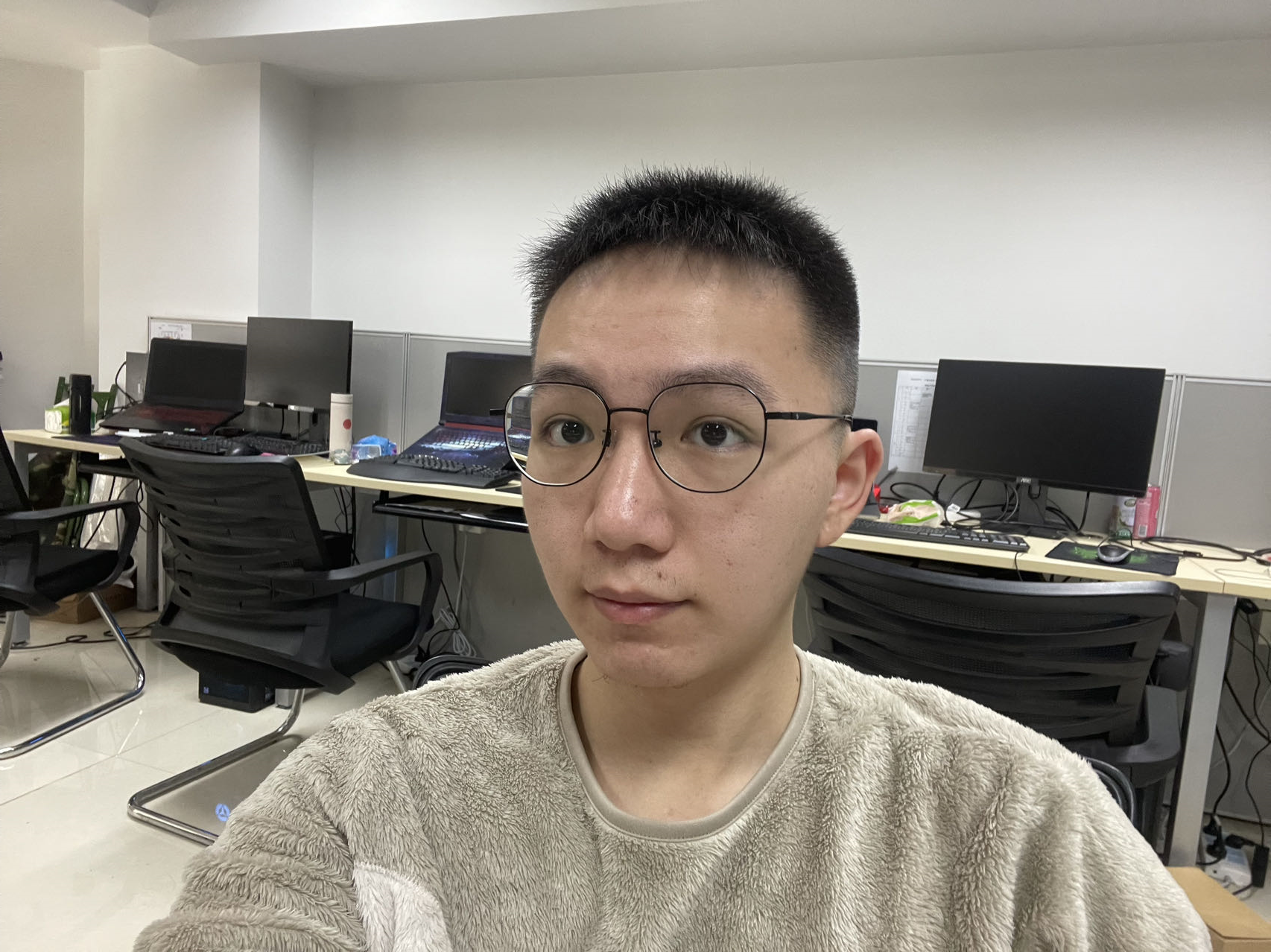 Junxian Chen (陈俊先)